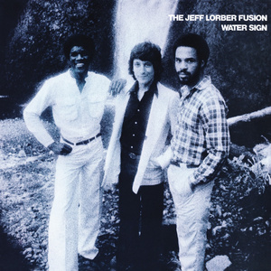 男人用注水器注进女人下面的视频
